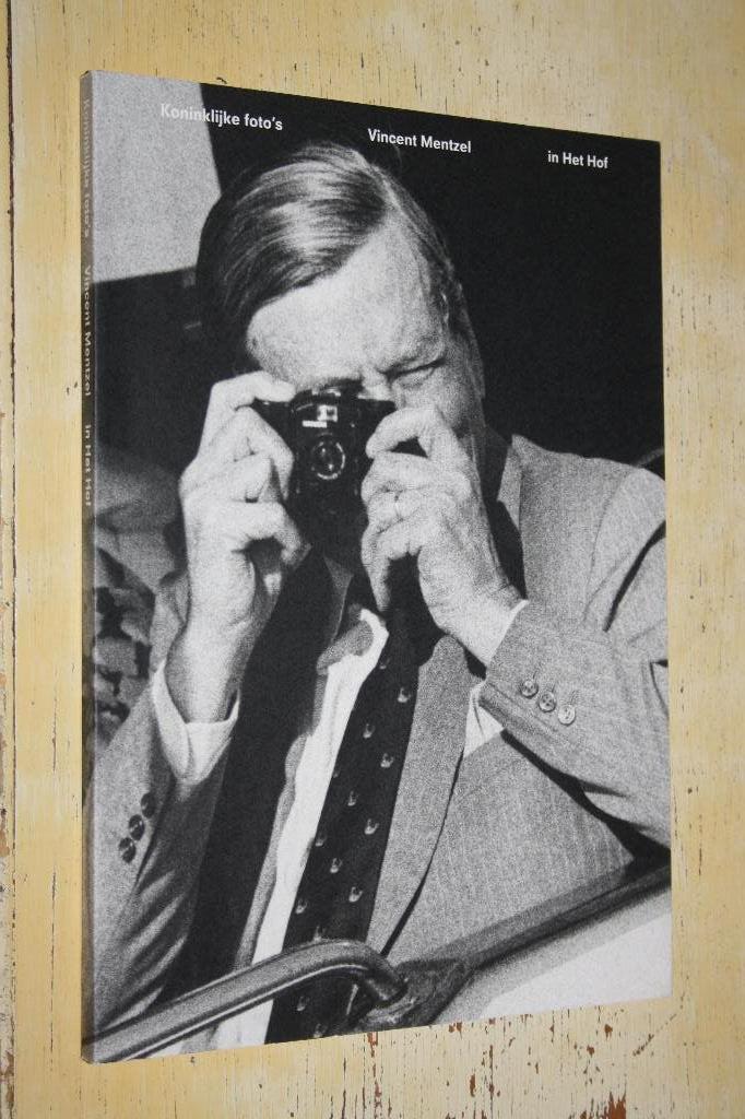 Koninklijke foto's Vincent Mentzel in Het Hof Irma Boom, Ophalen of Verzenden, Zo goed als nieuw, Fotografen