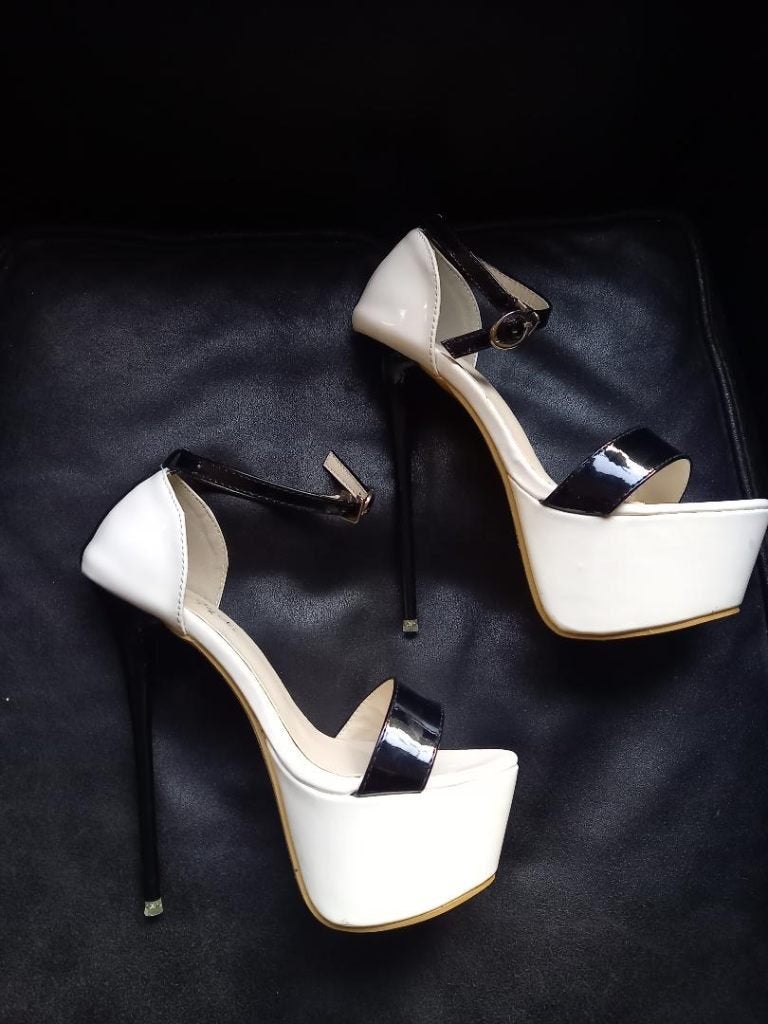 plateau lak hoge hakken sandalen high heels pumps 16 cm hak, Kleding | Dames, Ophalen, Zwart, Nieuw, Schoenen met hoge hakken