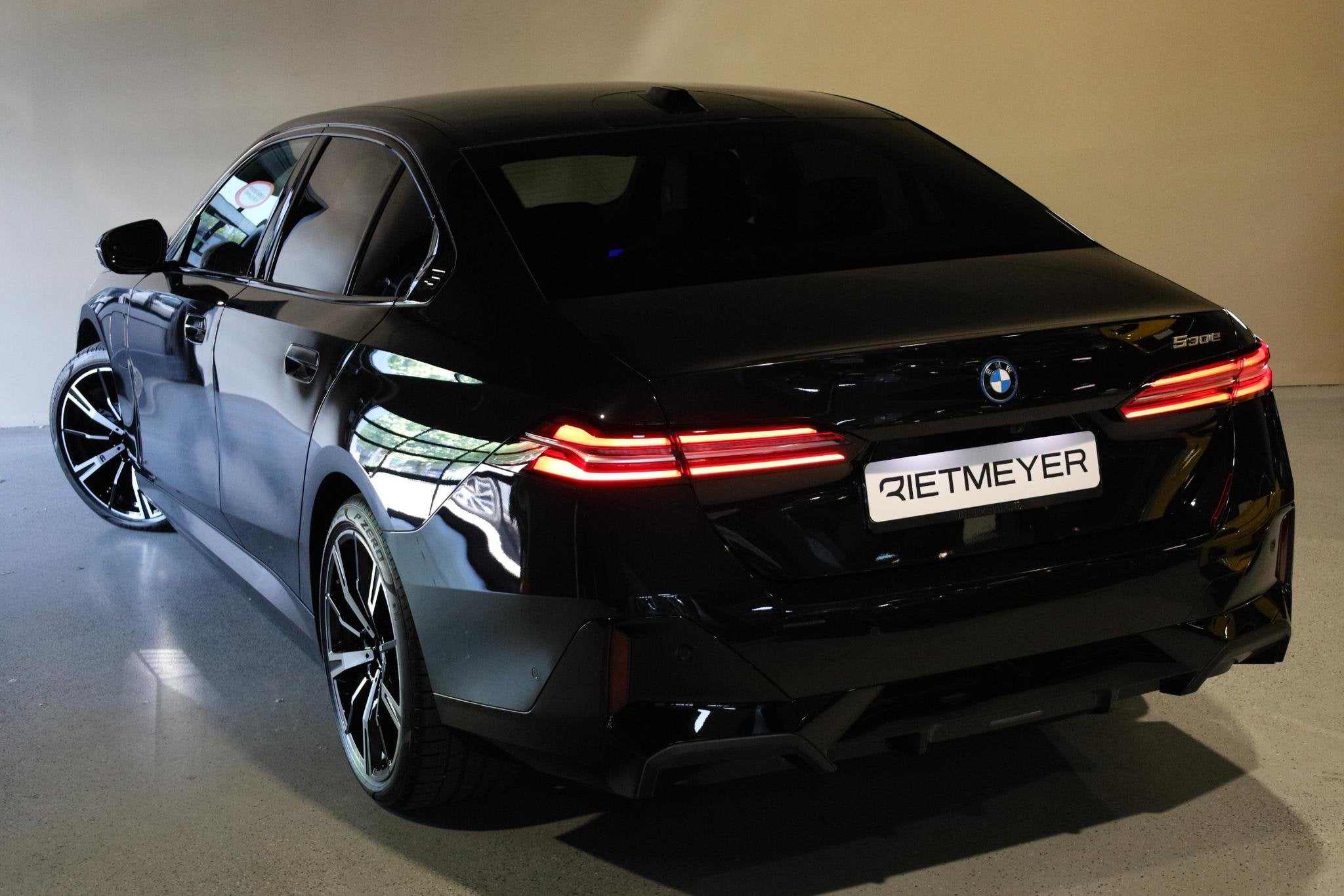 BMW 5-serie 530e M Sport Edition |Pano |Head-Up |360° |Stoe, Auto's, Automaat, Achterwielaandrijving, 4 cilinders, 135 min
