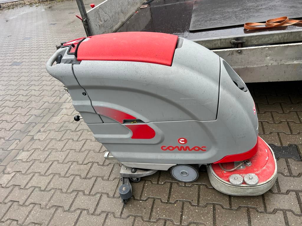 Complete partij professionele schoonmaakmachines, Ophalen