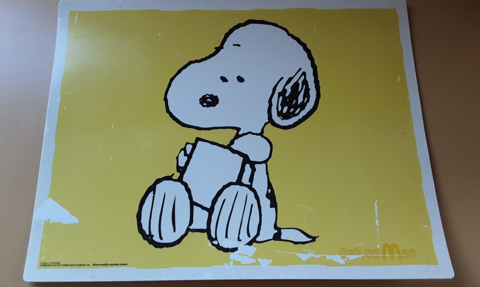 Vintage Peanuts Snoopy McDonald's placemat, Verzamelen, Stripfiguren, Ophalen of Verzenden, Snoopy, Gebruikt, Gebruiksvoorwerp