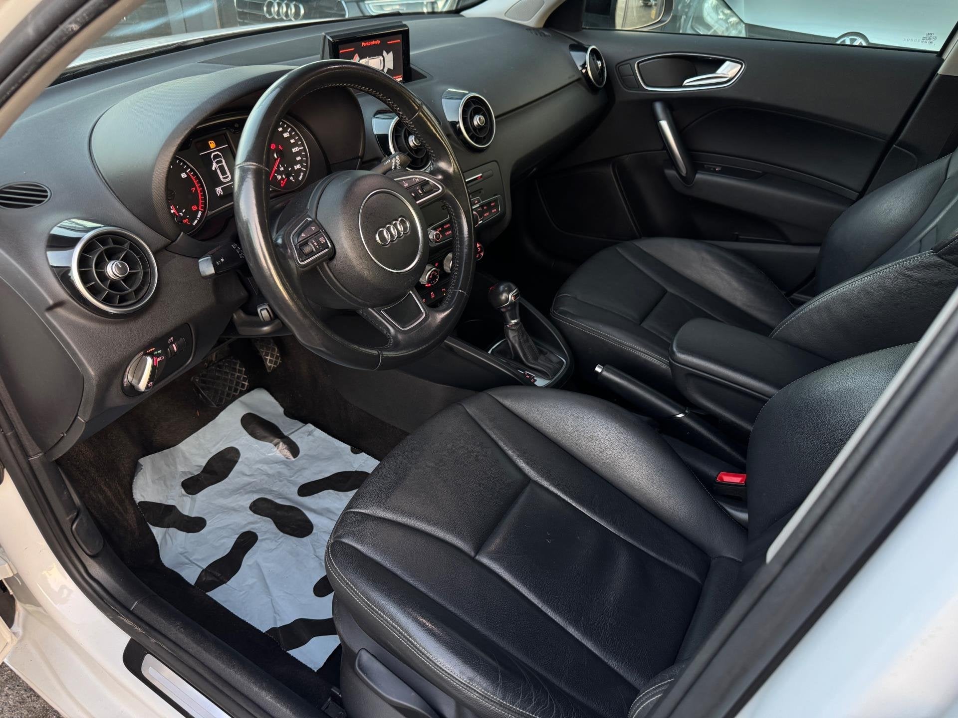 Audi A1 SPORTBACK 1.0 TFSI Adrenalin, 4 stoelen, Leder, Bedrijf, Bi-Xenon koplampen