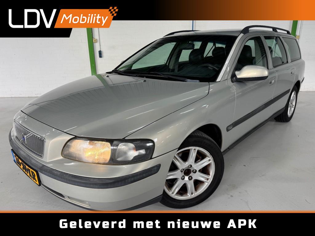 Volvo V70 2.4 T COMFORT LINE / 7-persoons / Nieuwe APK / Aut, Automaat, 7 stoelen, Beige, 2435 cc