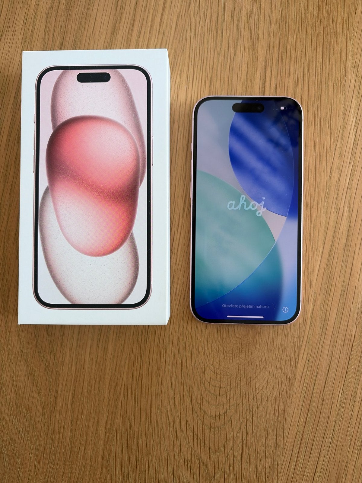 Apple iPhone 15 128GB Roze - Zo goed als nieuw