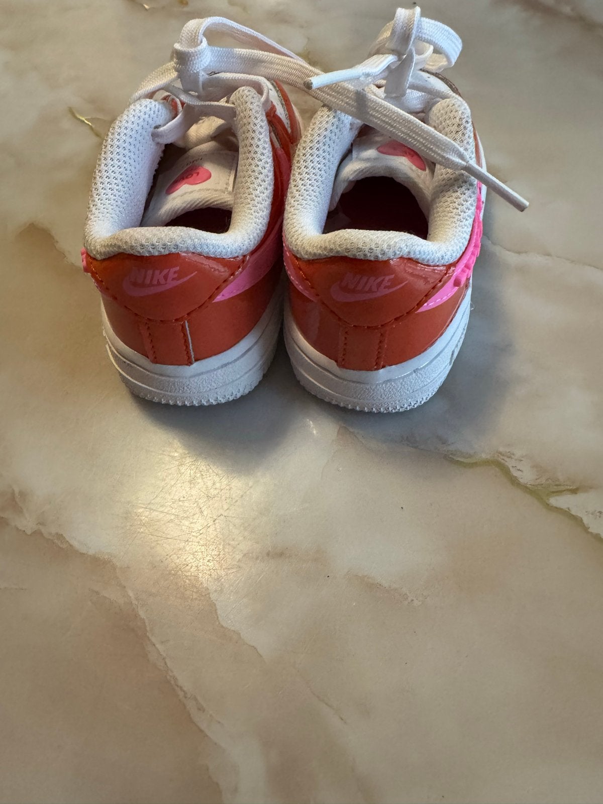 Nike schoenen maat 22 voor meisje, paar keer gedragen, Kinderen en Baby's, Ophalen, Zo goed als nieuw, Meisje, Schoenen