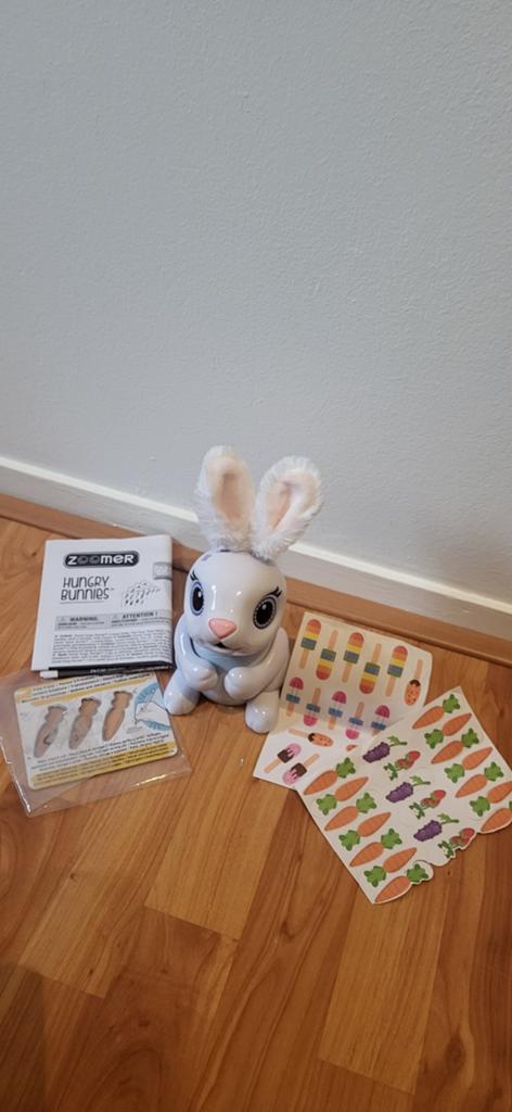 Speelgoed Hungry Bunnie - Interactief Konijn met Accessoires, Ophalen of Verzenden, Gebruikt, Jongen of Meisje