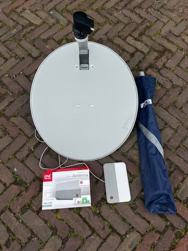 Schotelantenne voor caravan/camper - Compleet pakket, Ophalen of Verzenden, Zo goed als nieuw