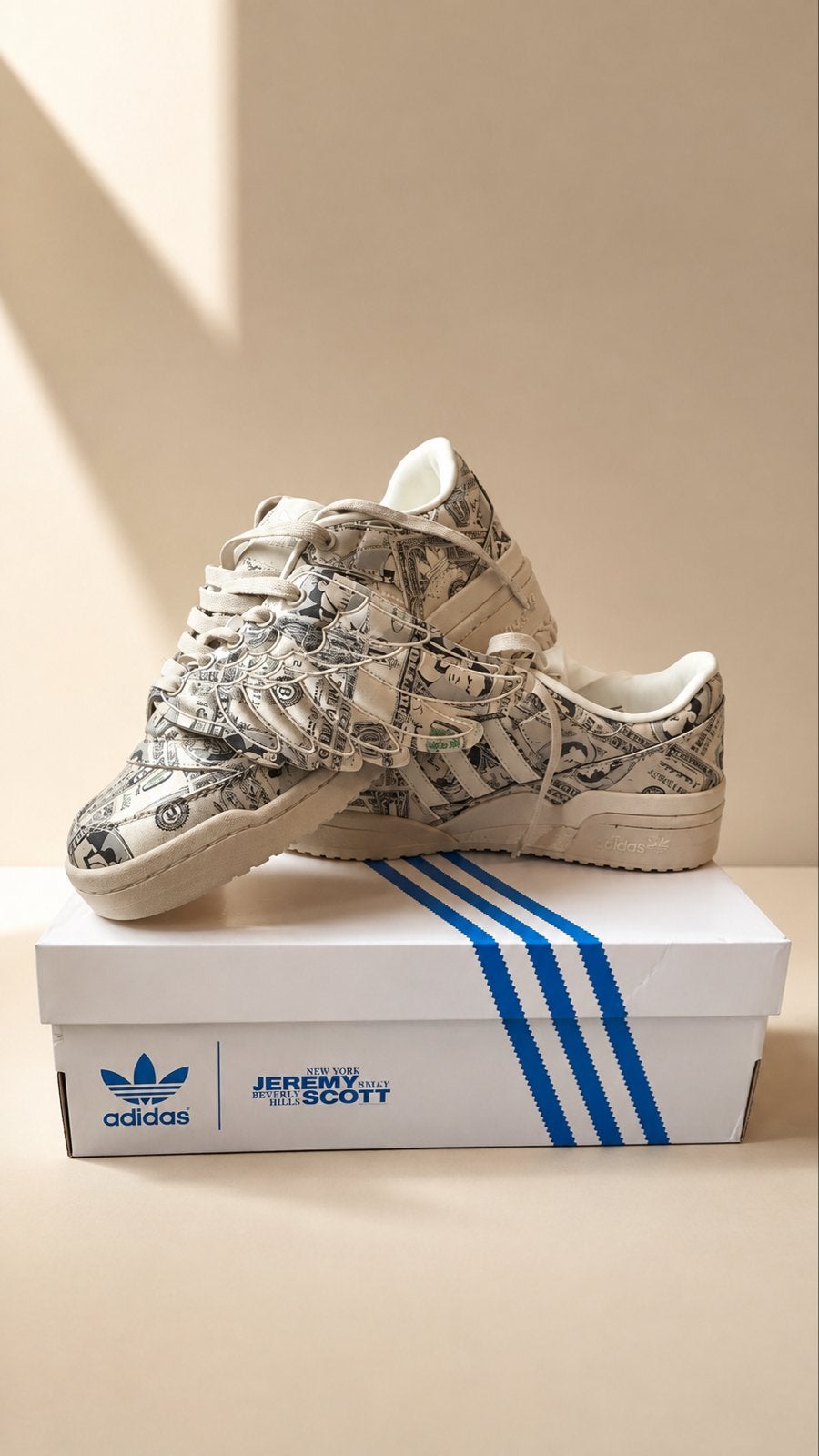Adidas Jeremy Scott Forum Money Low Wings Sneakers maat 42.5, Kleding | Dames, Ophalen of Verzenden, Zo goed als nieuw, Overige kleuren