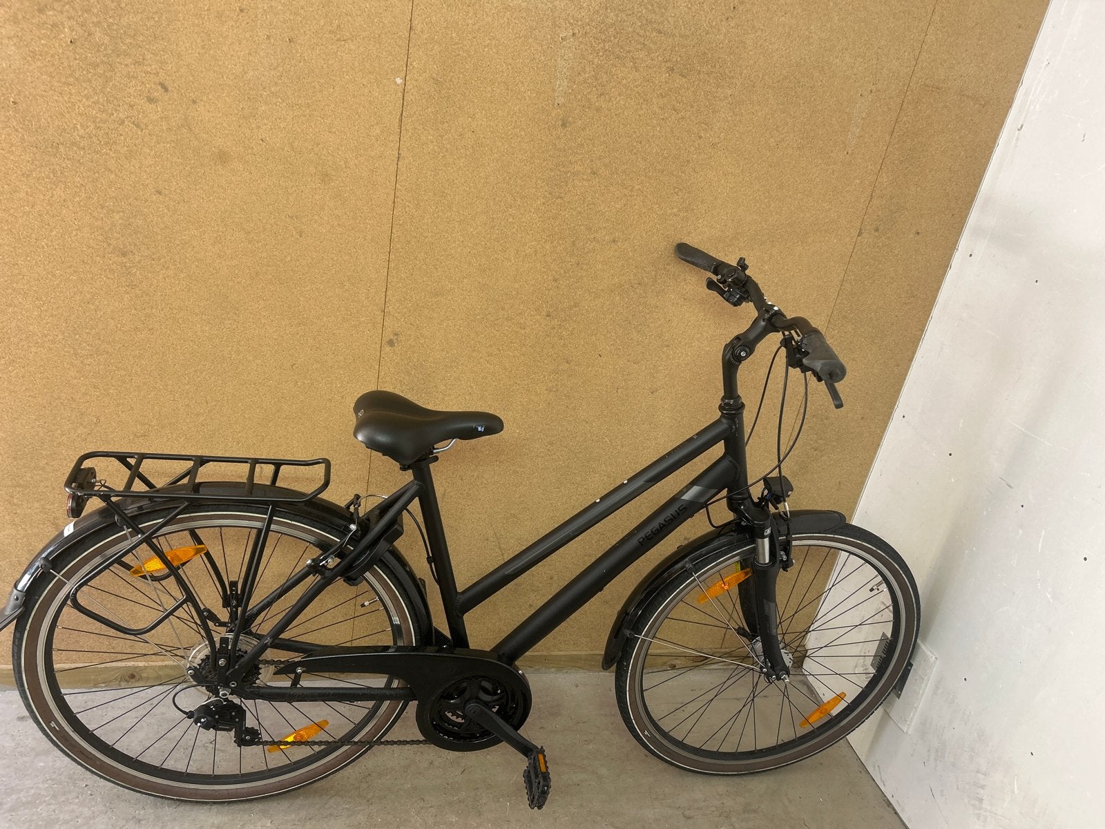 Pegasus fiets - Zo goed als nieuw, lichte beschadiging, Fietsen en Brommers, Fietsen | Dames | Damesfietsen, Ophalen, Zo goed als nieuw