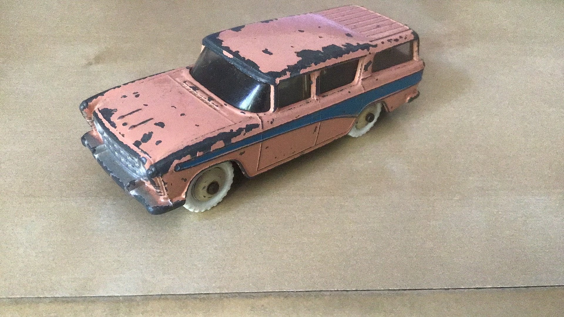 DINKY TOYS NASH RAMBLER BESPEELD, LOGISCH , HELDERE RAMEN, Ophalen of Verzenden, Gebruikt, Auto, Dinky Toys