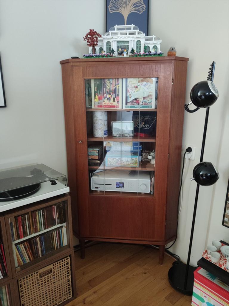 Deens design retro hoekkast, Ophalen