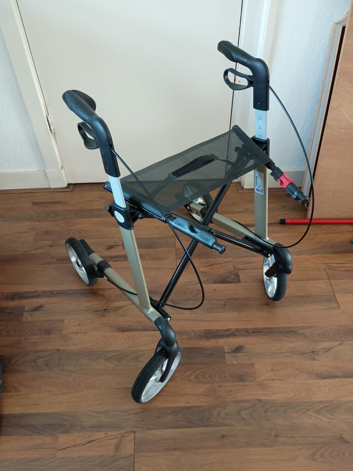 Rehasense Server rollator, Diversen, Ophalen, Gebruikt