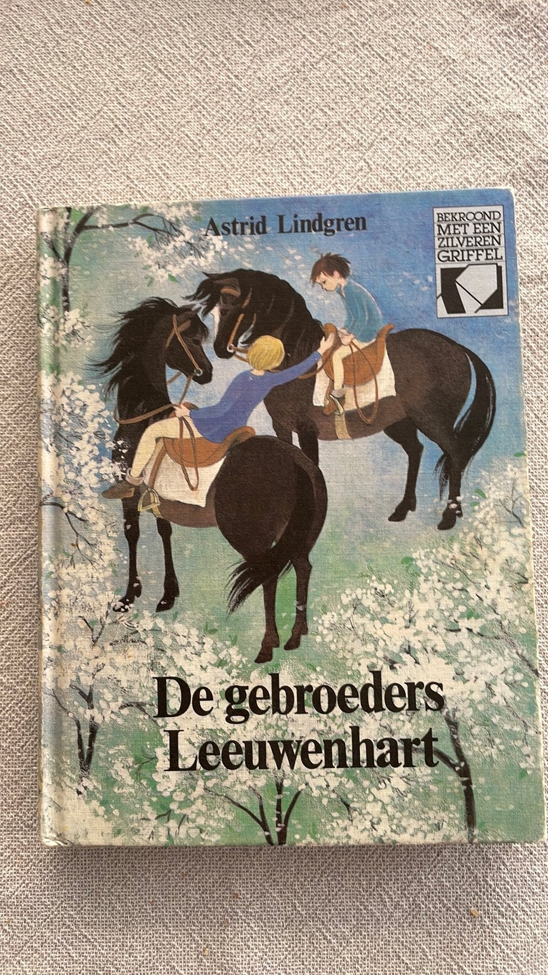Astrid Lindgren - De gebroeders Leeuwenhart, Ophalen of Verzenden, Zo goed als nieuw, Fictie algemeen