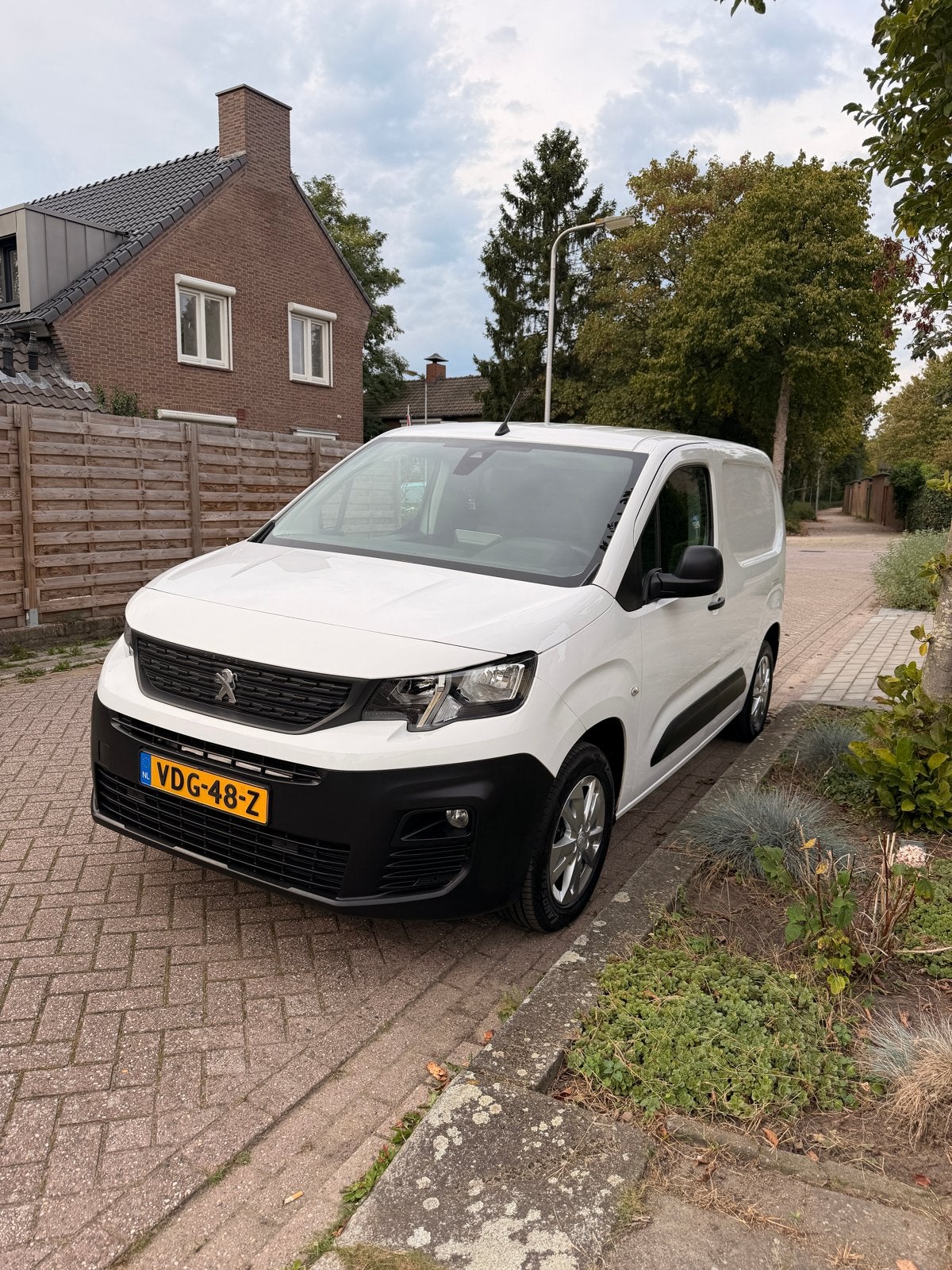 Peugeot Partner 1.6 Bluehdi 100pk 650kg 2-zits 2019 Wit, Voorwielaandrijving, 1282 kg, 4 cilinders, Wit