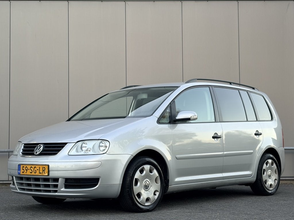 Volkswagen Touran 1.6-16V FSI Highline - airco - cruise - ca, 13 km/l, Stof, Gebruikt, 4 cilinders