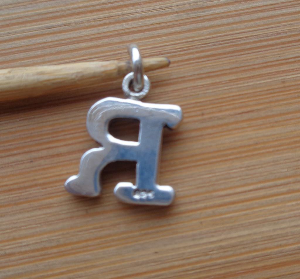 zilveren letter R bedel/hanger [221], Overige merken, Verzenden, Zo goed als nieuw, 1 bedel