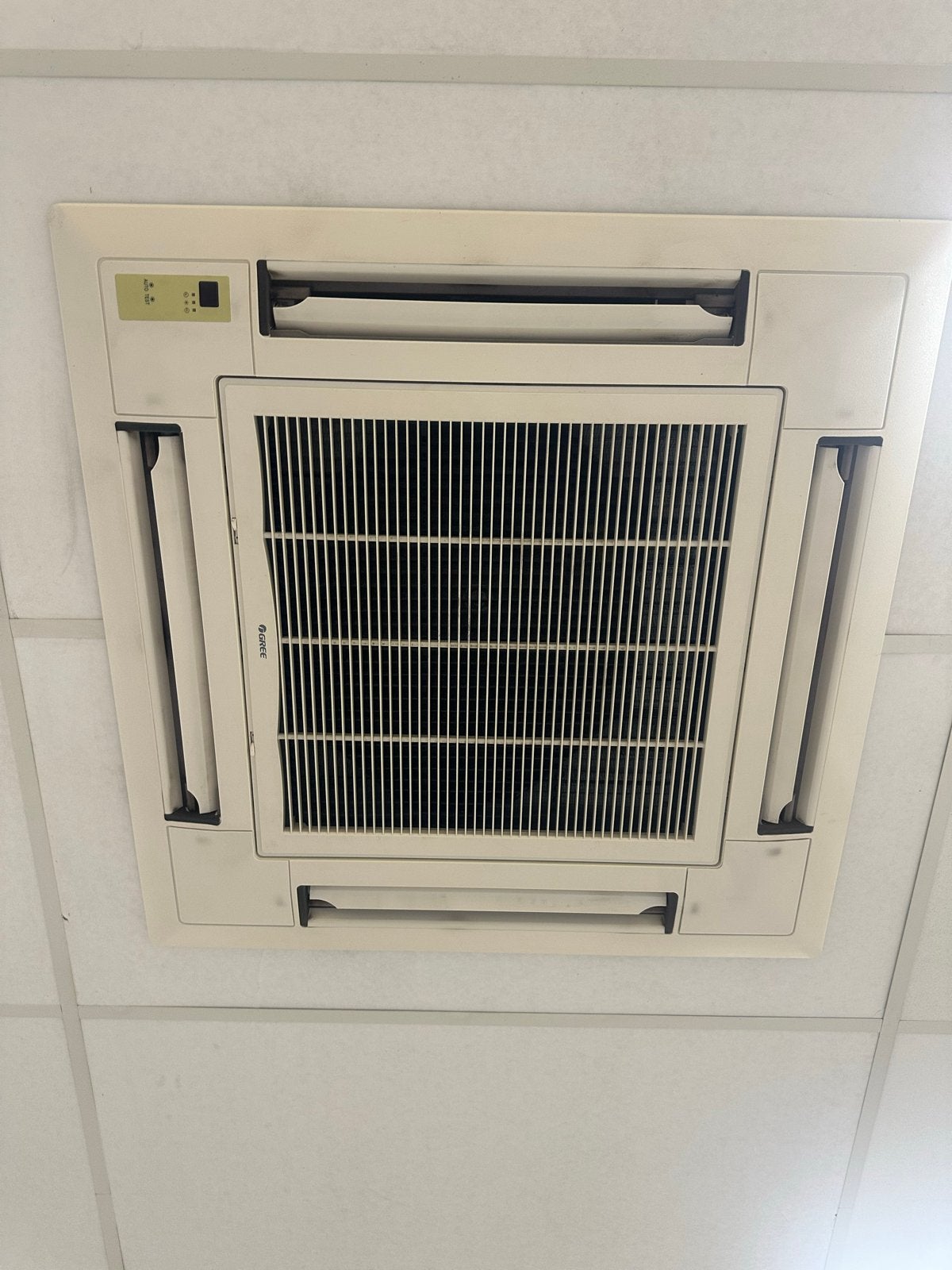 3 stuks Plafond Airco- Gree - Perfect voor kantoor of winkel, Gebruikt, 3 snelheden of meer, Ophalen of Verzenden, Koelen en Ontvochtigen