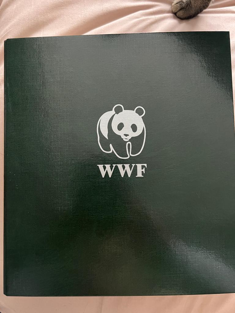 Postzegelboeken WWF 2 stuks, Postzegels en Munten, Ophalen, Buitenland