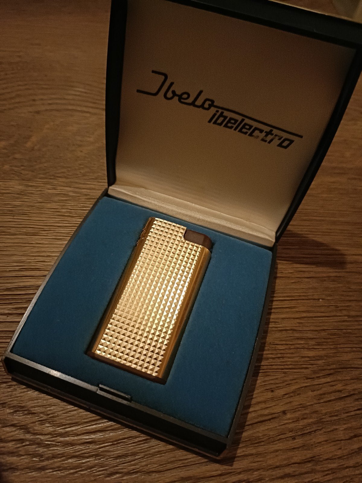 Vintage aansteker ibelo in box doos Fraai Model Zie Fotos, Ophalen of Verzenden, Gebruikt, Aansteker