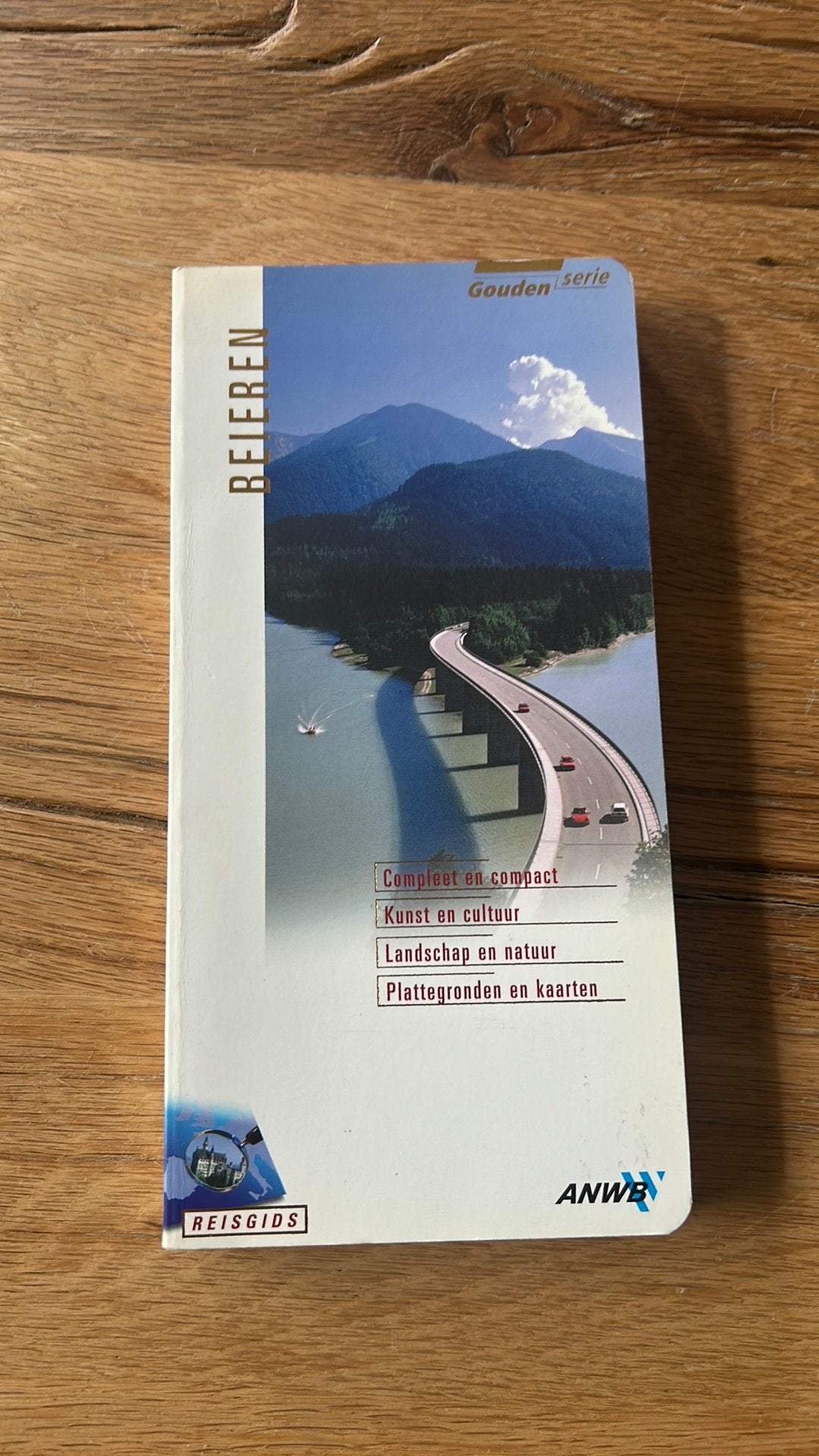 ANWB Reisgids Beieren - Gouden Serie, Boeken, Reisgidsen, Gelezen, Europa, Ophalen of Verzenden, Reisgids of -boek