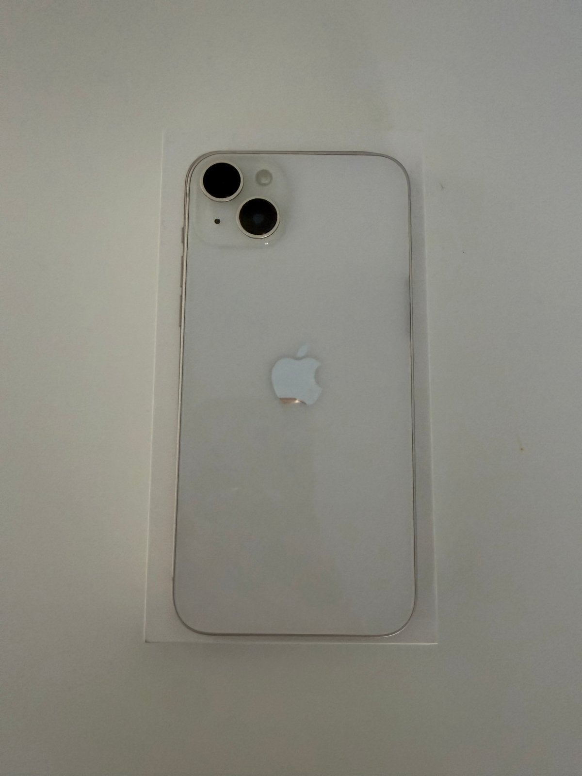 Foto 3 van Apple iPhone 14 plus 128GB Wit - Zo goed als nieuw
