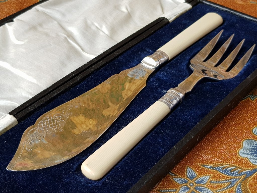 Mooi oud Engels silverplate viscouvert in een etui 32,6 cm., Antiek en Kunst, Ophalen of Verzenden