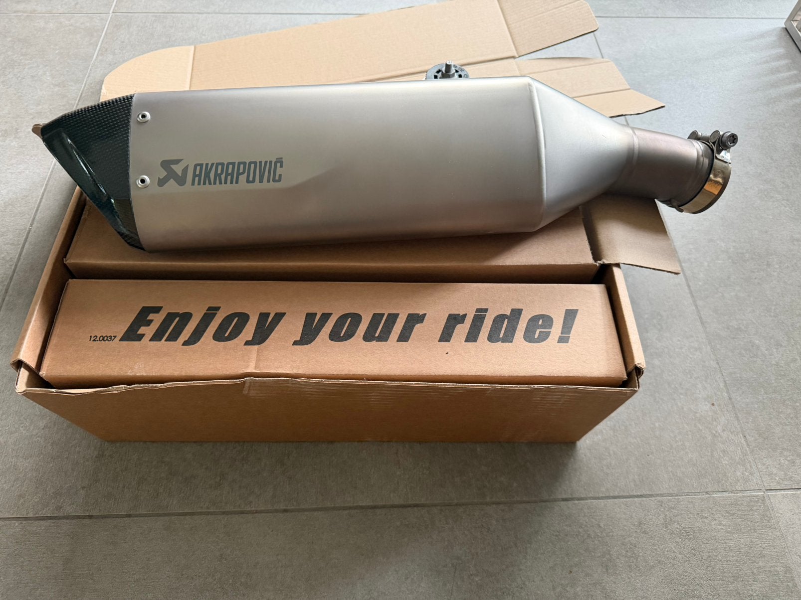Akrapovič Titanium + Carbon BMW S1000XR K69 2020-2024, Ophalen of Verzenden, Gebruikt