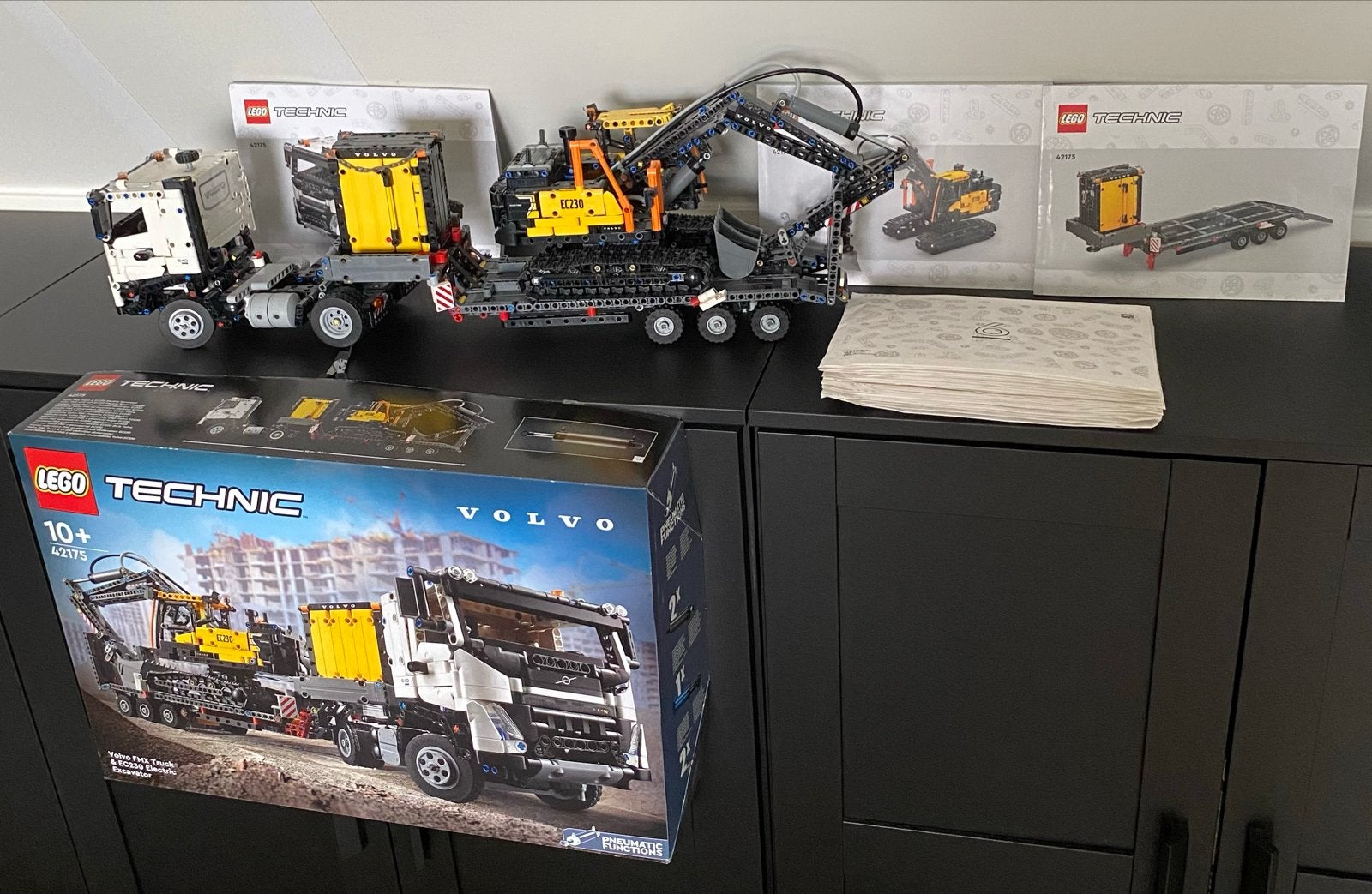 Lego Technic 42175 Volvo FMX Truck & EC230 Elektrische Graaf, Ophalen, Zo goed als nieuw
