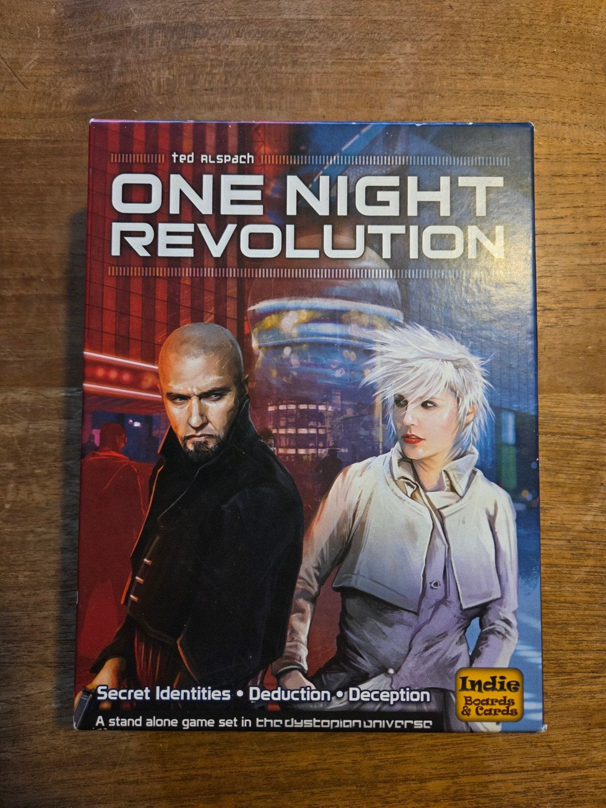 One night revolution - KICKSTARTER edtie incl extra's, Drie of vier spelers, Ophalen of Verzenden, Zo goed als nieuw, Indie Boards & Cards