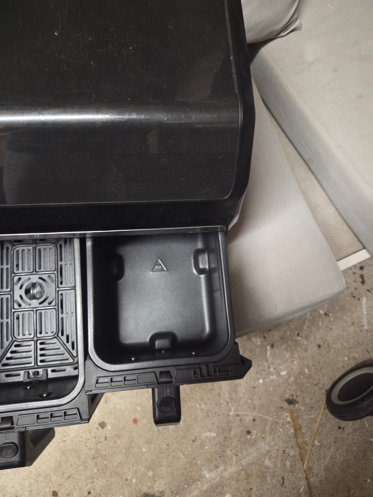 Foto 3 van Tomado Airfryer XXL - Zwart, Dubbele Mand