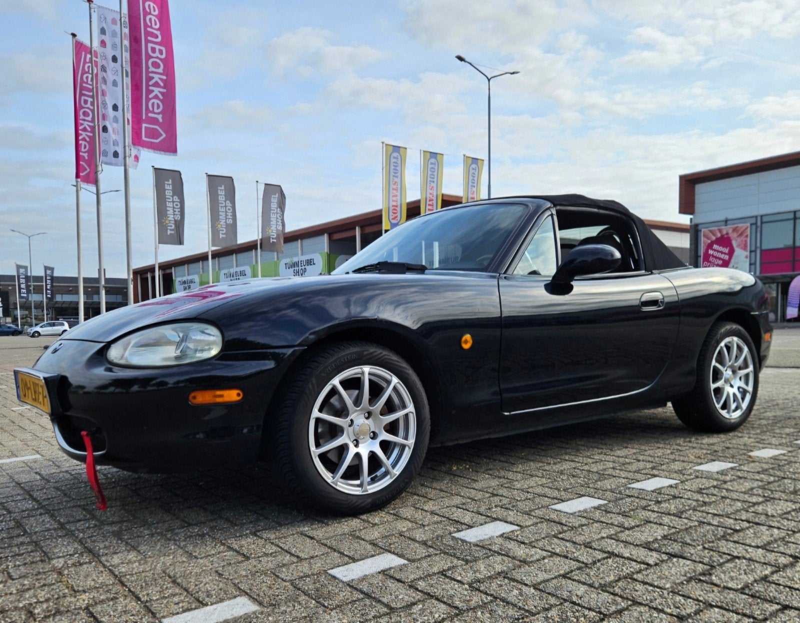Mazda MX-5 1.6 I 2000 Zwart, Achterwielaandrijving, 40 €/maand, 4 cilinders, Cabriolet