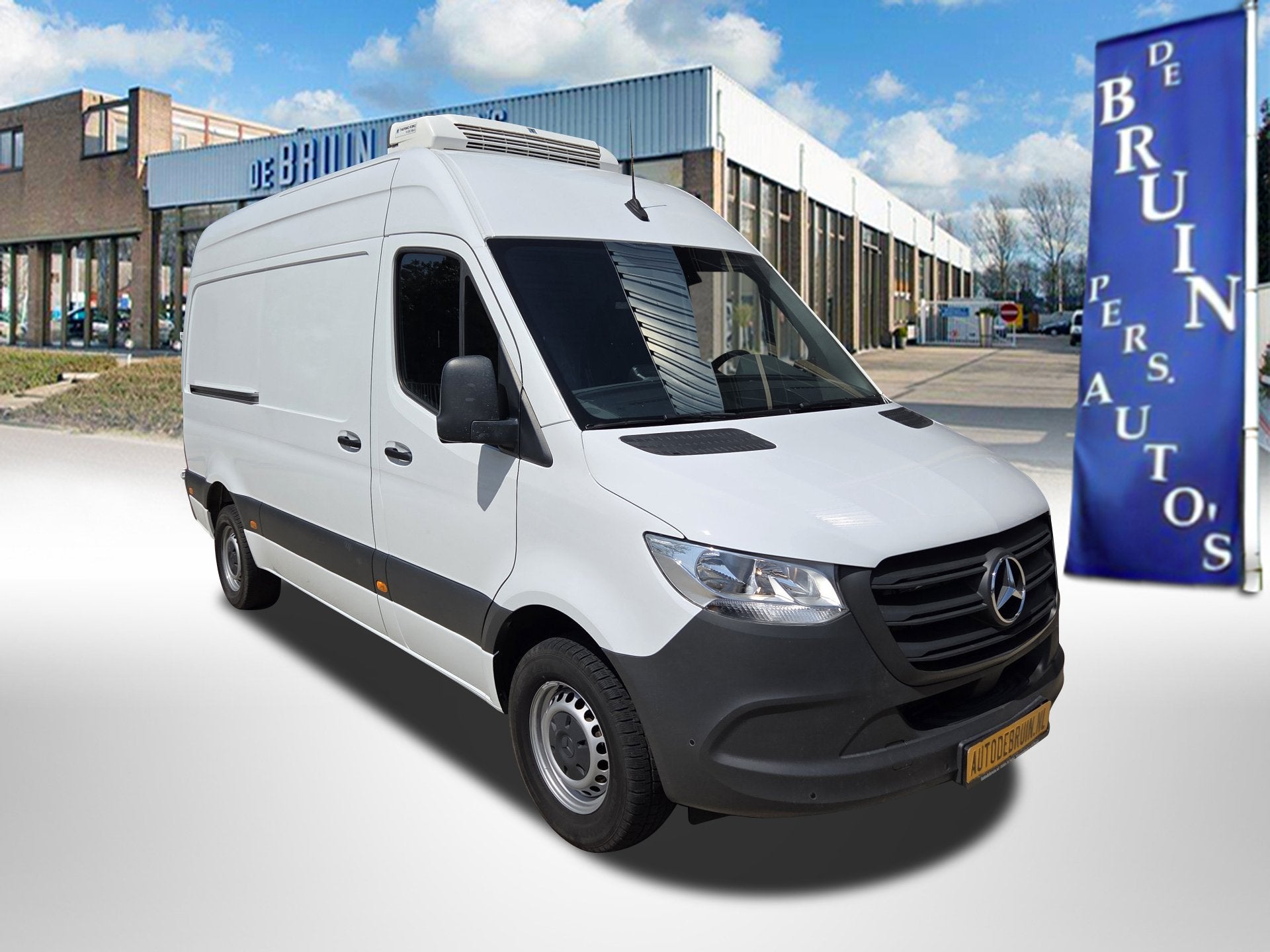 Mercedes-Benz Sprinter 317 CDI AUTM. L2/H2 KOELWAGEN - VRIES, Auto's, Automaat, Gebruikt, 4 cilinders, Wit