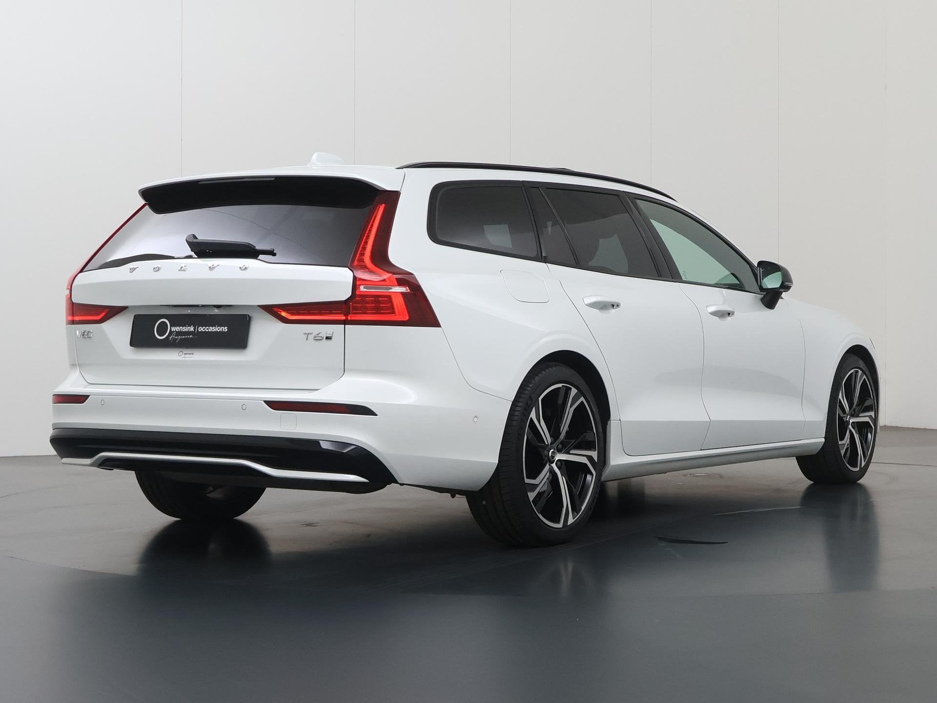 Volvo V60 2.0 T6 Plug-in hybrid AWD Ultra Dark | B&W Audio |, Automaat, Stof, Gebruikt, Euro 6
