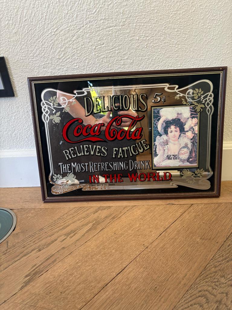 Vintage Coca-Cola spiegel - 'Delicious, Relieves Fatigue', Ophalen
