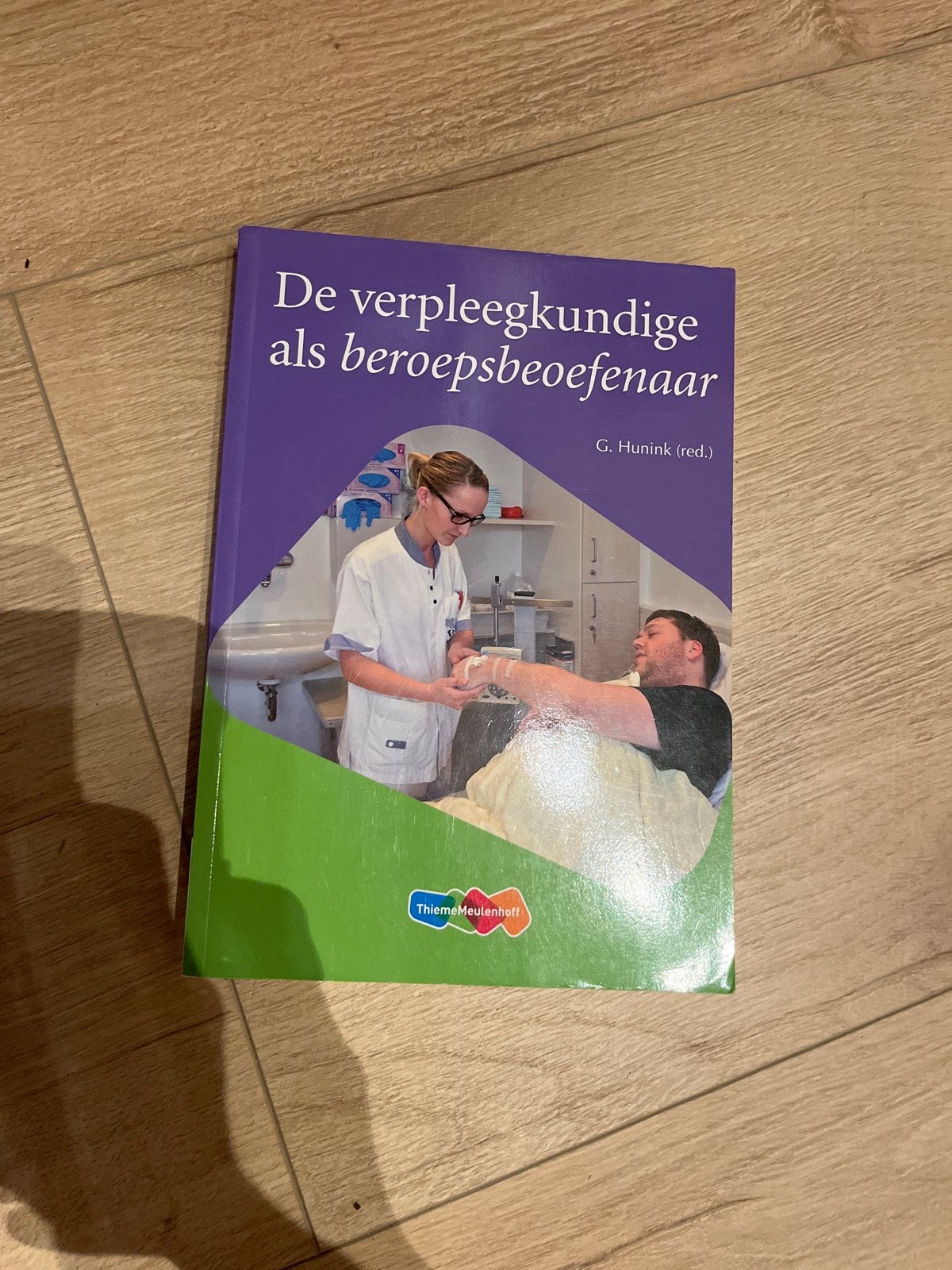 De verpleegkundige als beroepsbeoefenaar - G. Hunink, Ophalen of Verzenden, Gamma, Gelezen, MBO
