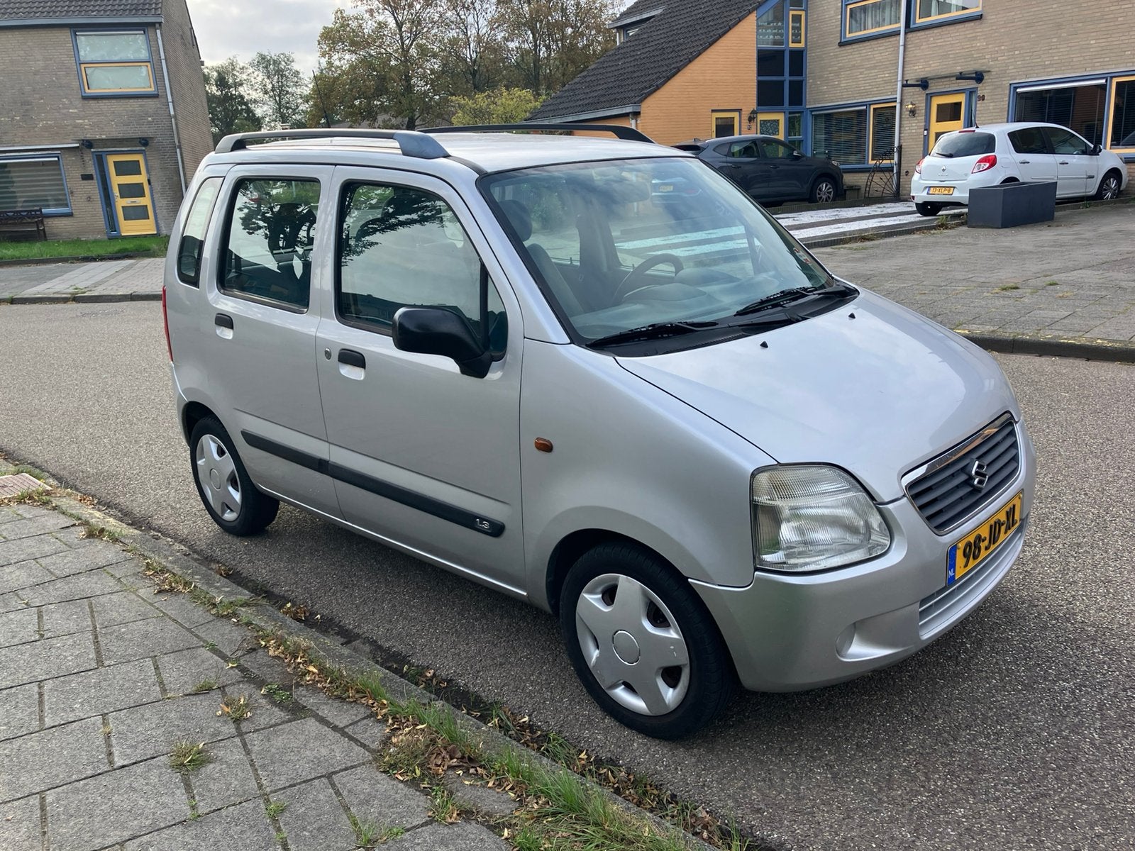 Suzuki Wagon R+ 1.3 AUT 2002 Grijs, Auto's, Dealer onderhouden, 40 €/maand, 4 cilinders, 925 kg