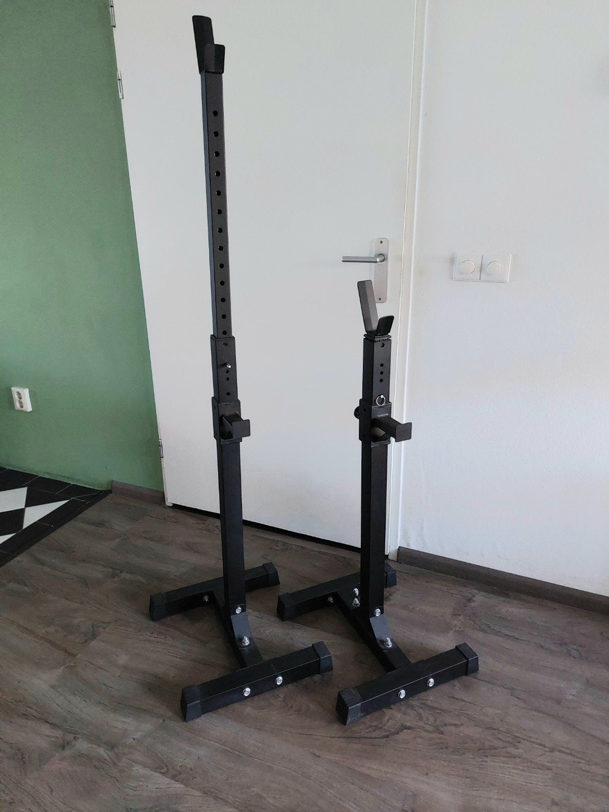 Set van twee verstelbare squat racks, haltersteunen 90-150cm, Ophalen, Gebruikt, Benen, Halterstangen