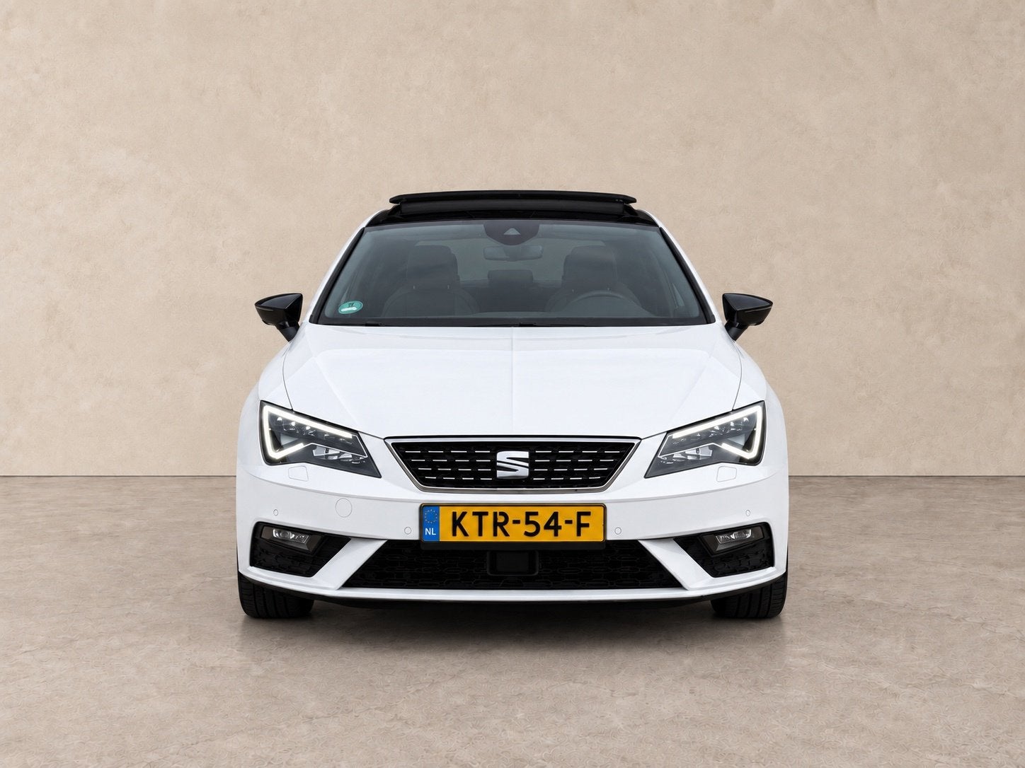 Seat LEON 1.5 TSI Xcellence+VirtualCockpit +Pano+Carplay+Dea, Auto's, Dealer onderhouden, 4 cilinders, Leon, 610 kg