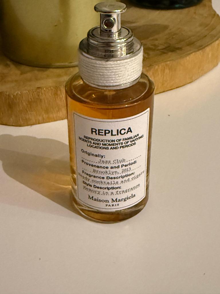 Maison Margiela Replica Jazz Club Eau de Toilette 30ml, Sieraden, Tassen en Uiterlijk, Uiterlijk | Parfum, Ophalen, Zo goed als nieuw