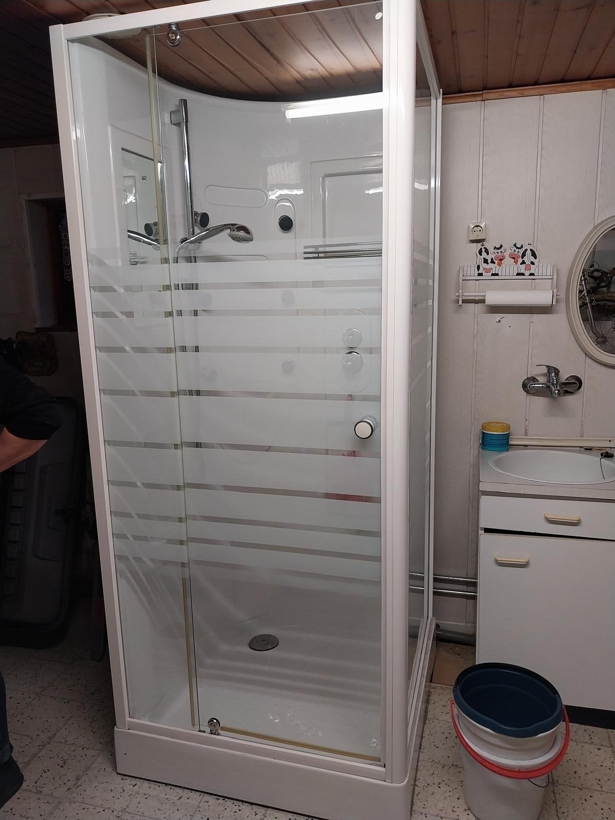 Complete douchecabine 90x90 cm - Zo goed als nieuw, Huis en Inrichting, Badkamer | Complete badkamers, Ophalen, Zo goed als nieuw