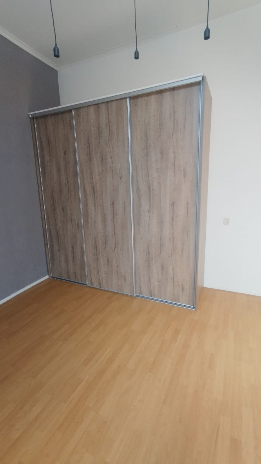 Grote kledingkast, Huis en Inrichting, Kasten | Kledingkasten, Gebruikt, 200 cm of meer, Met plank(en), Ophalen of Verzenden