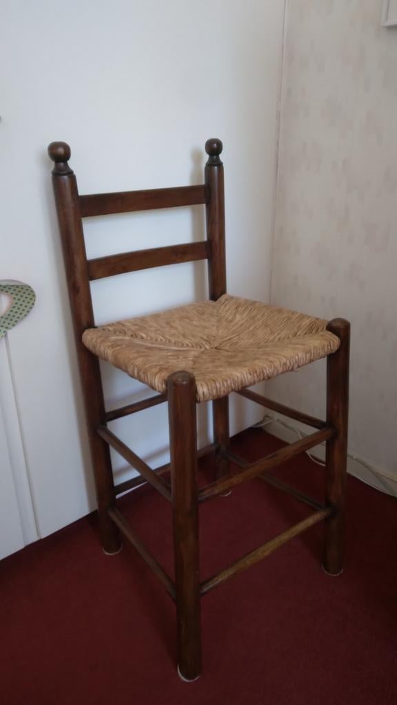 Houten Kinderstoel met rieten zitting zithoogte 55 cm., Ophalen