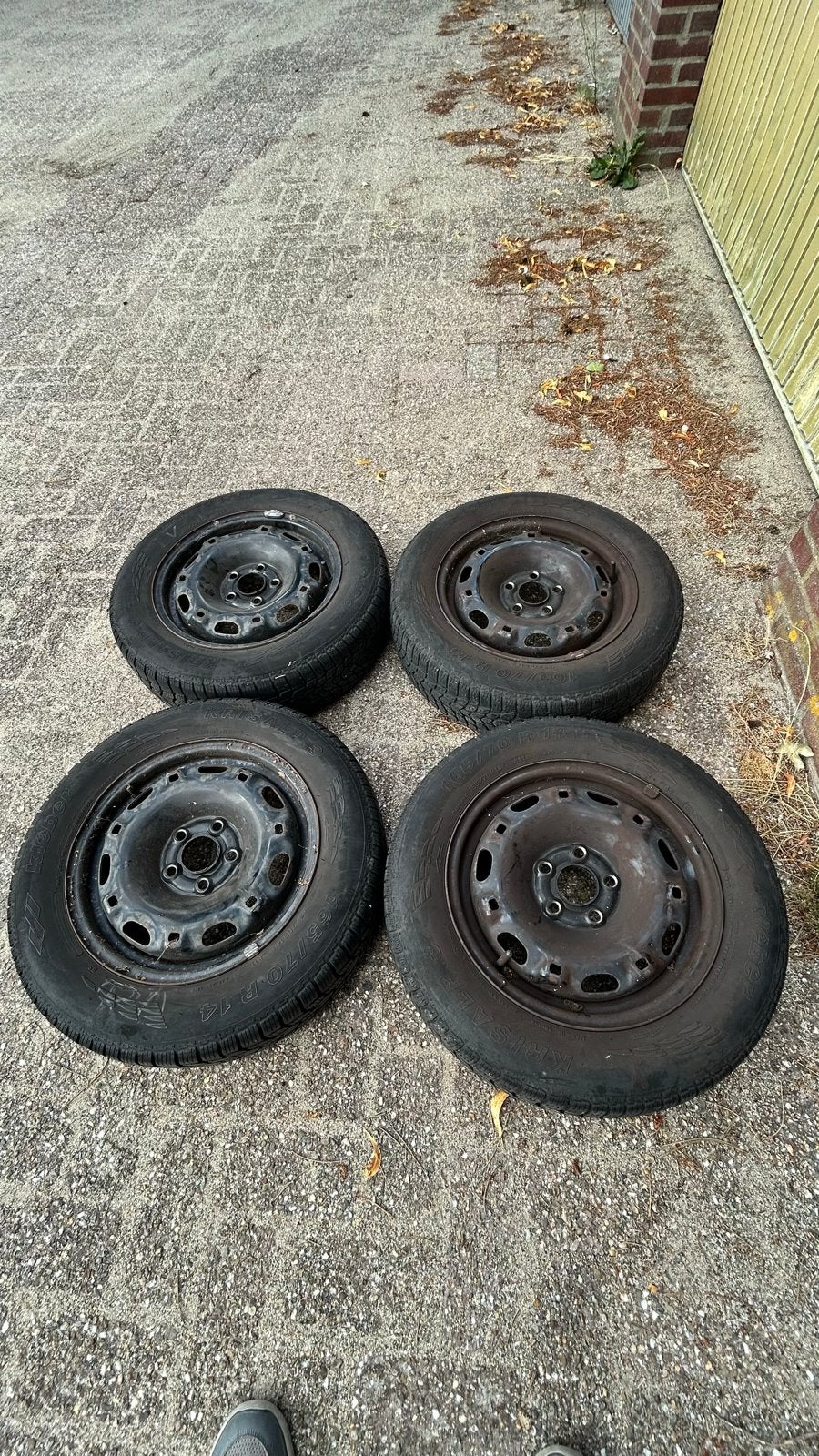 Set van 4 Kleber 165/70 R14 winterbanden op stalen velgen., Ophalen, Gebruikt