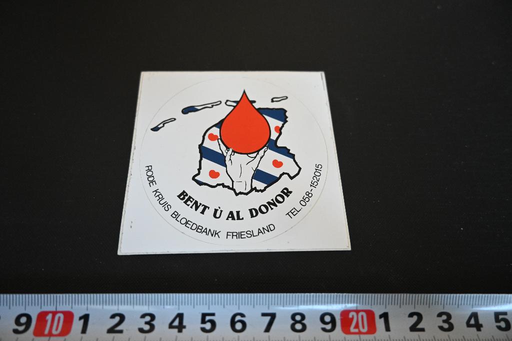 sticker Rode Kruis Bloedbank FRIESLAND Bent ú a; donor, Verzamelen, Stickers, Ophalen, Zo goed als nieuw