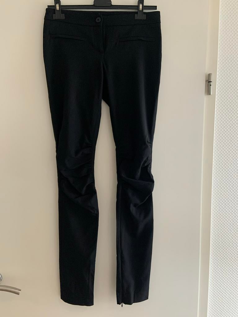 Patrizia pépé broek met aparte knieën maat it 40, Kleding | Dames, Broeken en Pantalons, Zwart, Ophalen of Verzenden, Zo goed als nieuw