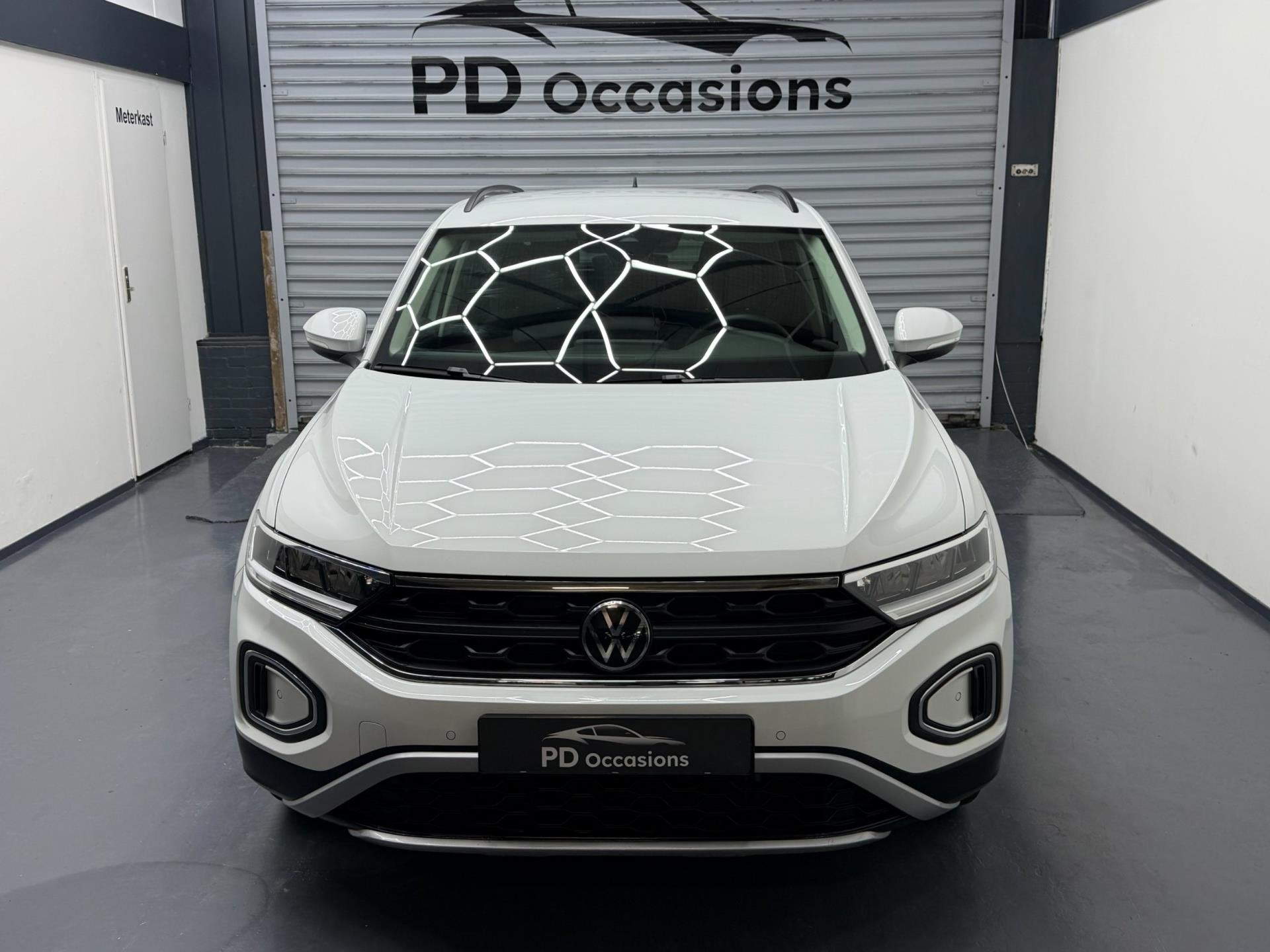 Volkswagen T-Roc 1.0 TSI Life Edition - Stoelverw. - Parkeer, Auto's, Volkswagen, Voorwielaandrijving, Stof, Gebruikt, Zwart