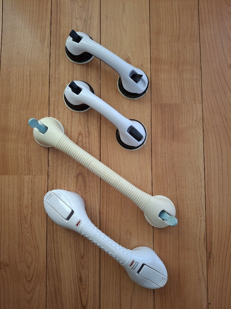 SET VAN 4 WANDBEUGELS | MET VACUUM ZUIGNAP, Ophalen of Verzenden, Gebruikt, Overige kleuren, Overige merken