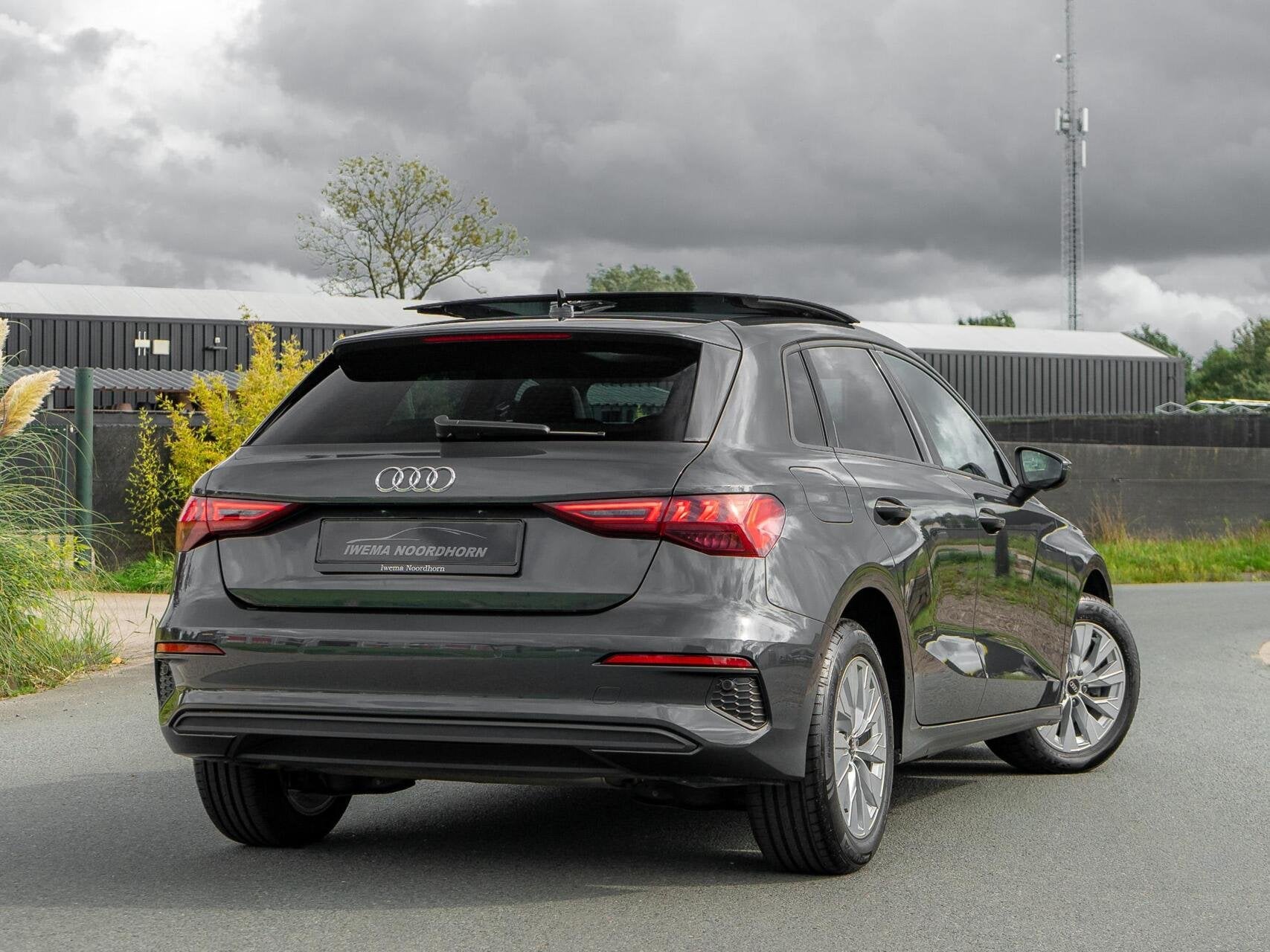 Audi A3 Sportback 40 TFSI e Edition |Panoramadak|Stoelverw.|, Auto's, Audi, Gebruikt, 4 cilinders, 1535 kg, Leder en Stof