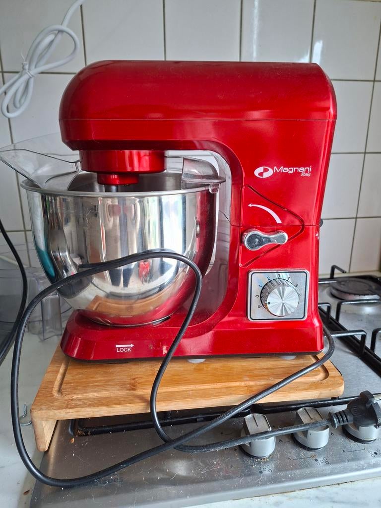 Keukenmachine van Magnani, 4 liter of meer, Ophalen, Zo goed als nieuw, 3 snelheden of meer