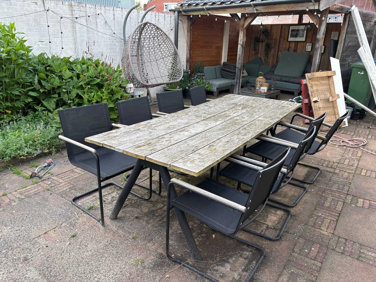 Grote tuintafel met 8 stoelen - modern metalen onderstel, Tuin en Terras, Tuintafels, Ophalen, Gebruikt, Rechthoekig, Hout